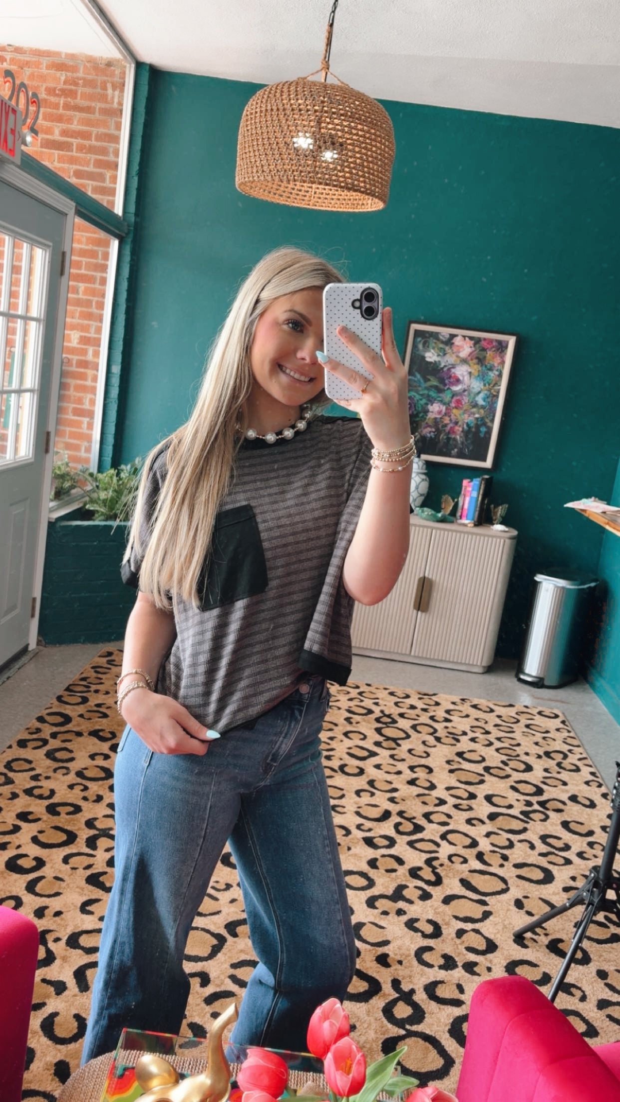 Black and gray cropped tee