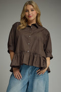 Brown curvy girl entro top