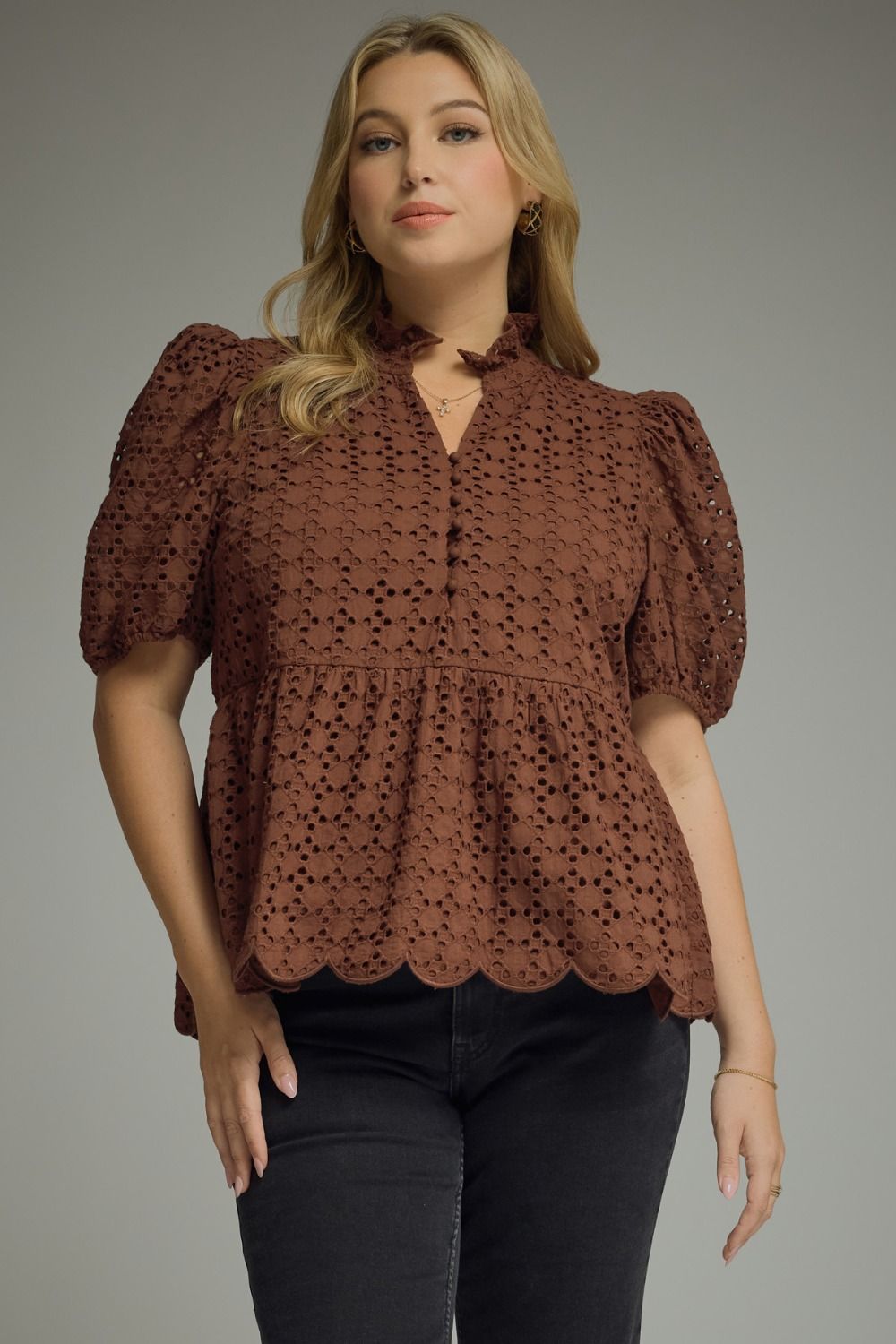 Brown entro scalloped top